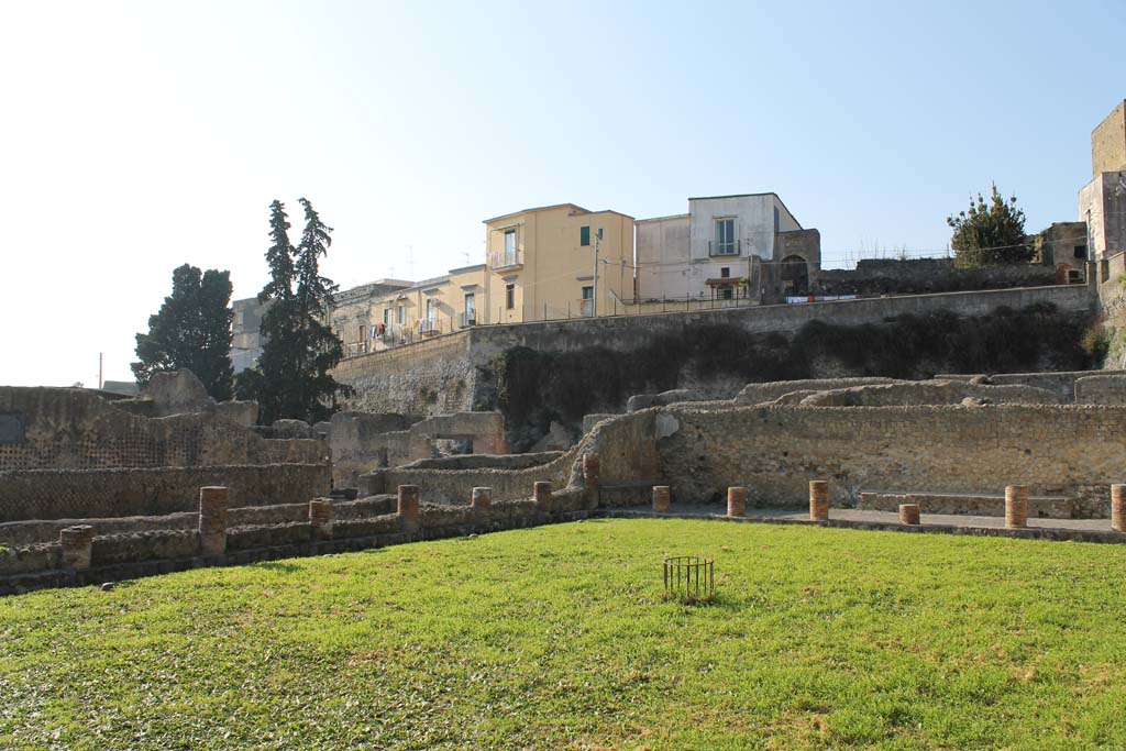 VI.1/7, Herculaneum. March 2014. Looking south-west from east portico.
Foto Annette Haug, ERC Grant 681269 DÉCOR